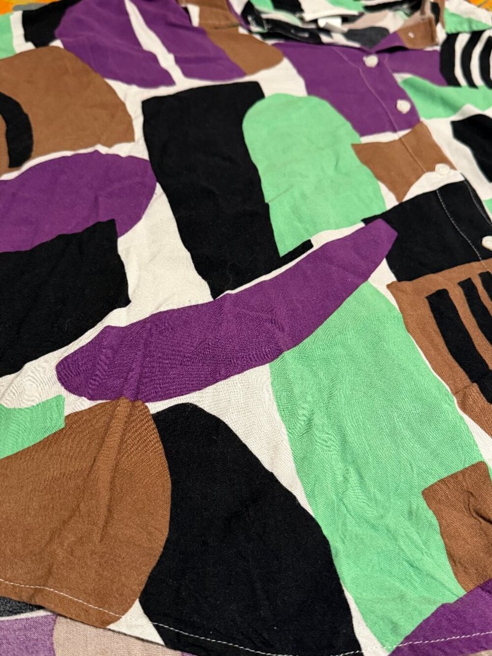 Monki Geometric Button Up Size Large - Picture 5 of 11